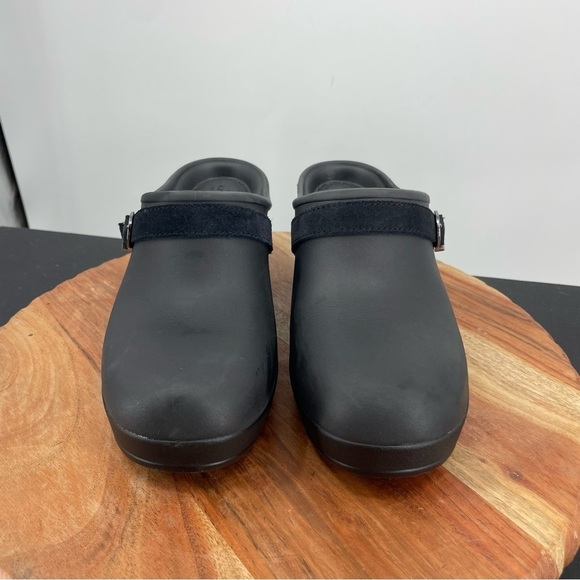 Crocs Sarah Dual Comfort Chunky Heel Clogs- women's size 8 black - Picture 2 of 9